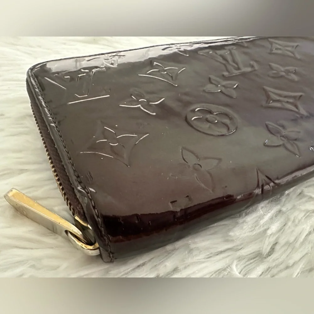 Louis Vuitton Vernis Amarante Zip‎ Around Wallet